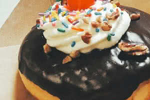 Banana Split Donut